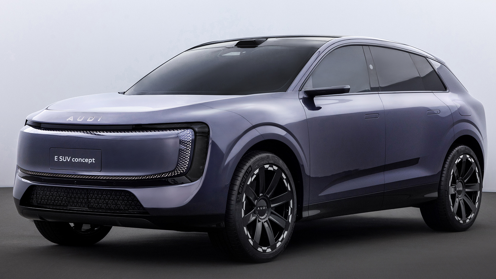 Πρεμιέρα για το πρωτότυπο AUDI E με 680 ίππους 